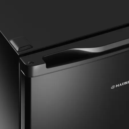 Однокамерный холодильник MAUNFELD MFF83B черный Черный