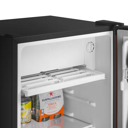 Холодильник MAUNFELD MFF83WD Дерево