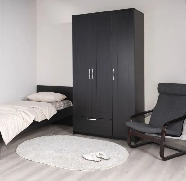 2.02.01.480.5 СИРИУС шкаф 3 двери и 1 ящик 117х59х220 Дуб Венге RU